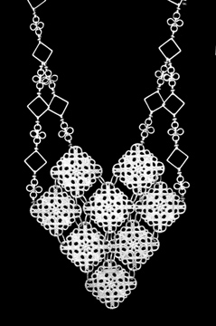 Collier plastron Bazaroïde